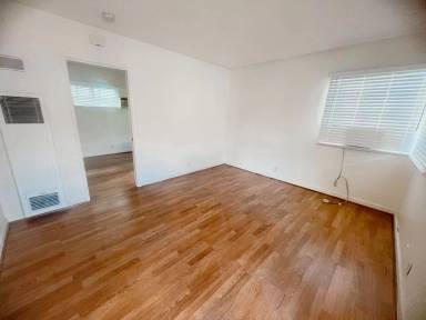 Main picture of 330 N Curtis Ave