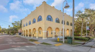 Main picture of 3000 Beach Blvd S