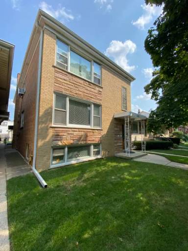 Main picture of 5053 N Menard Ave
