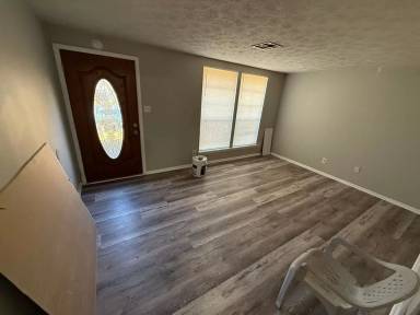 Main picture of 106 White Oak Dr