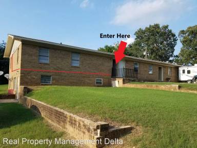 Main picture of 1102 W Booth Rd