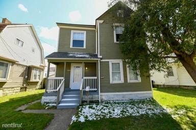 Main picture of 8609 Clark Ave