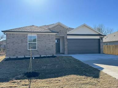 Main picture of 502 Cattleman Ln