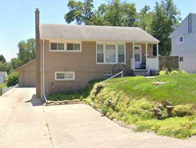 Main picture of 513 E 5th St
