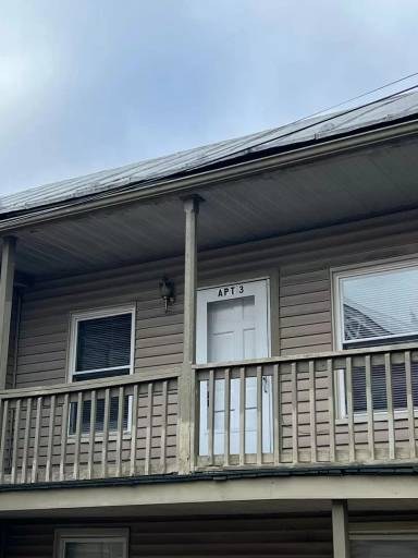 Main picture of 132 W South St