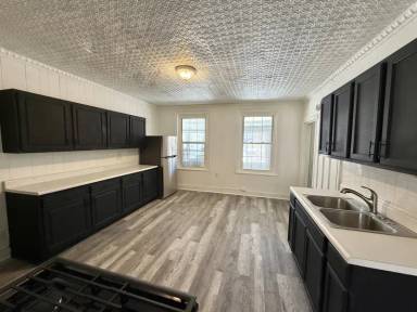 Main picture of 37 Harmony St