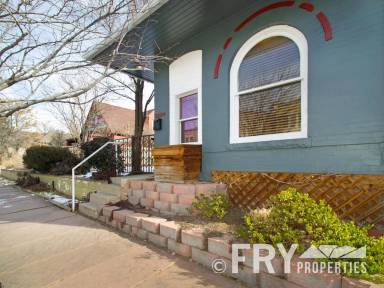 Main picture of 3224 Perry St