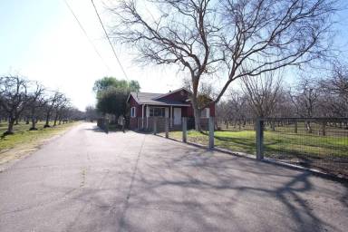 Main picture of 4124 East Ave