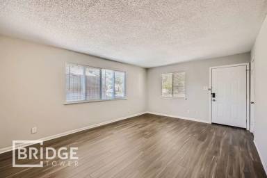Main picture of 1018 S Murray St