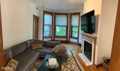 Main picture of 1130 W Wrightwood Ave