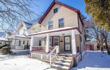 Main picture of 3588 E 105th St
