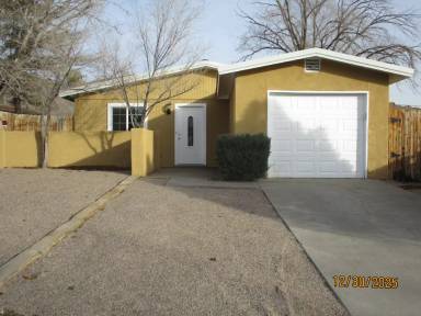 Main picture of 13104 Oriente Ave NE
