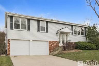 Main picture of 707 Crestview Dr