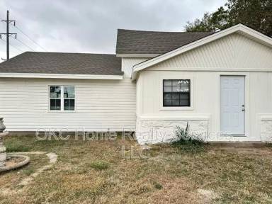 Main picture of 340 SE 45th St