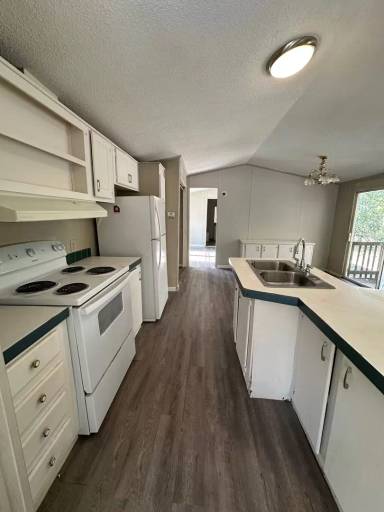 Main picture of 532 Harbor Dr