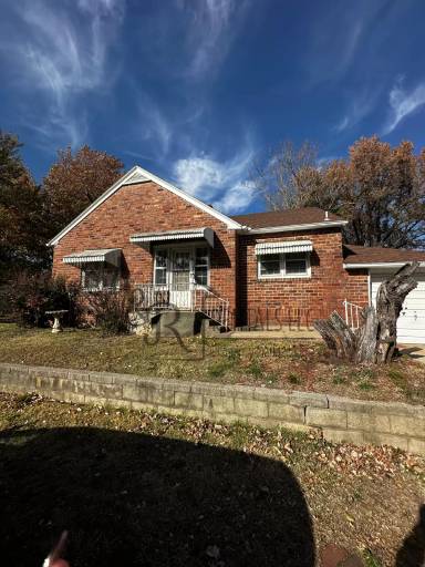 Main picture of 602 N Walnut St