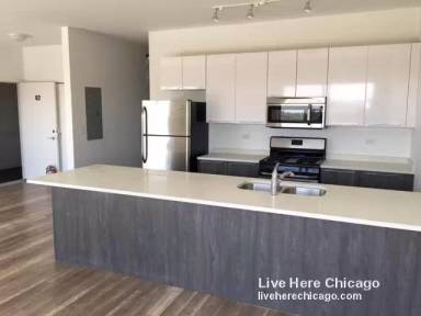 Main picture of 2700 W North Ave