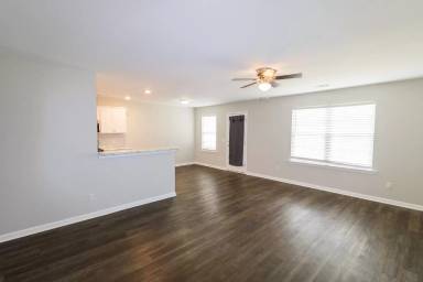 Main picture of 136 Callaway Cres