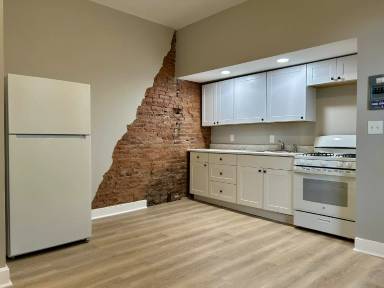 Main picture of 229 E King St