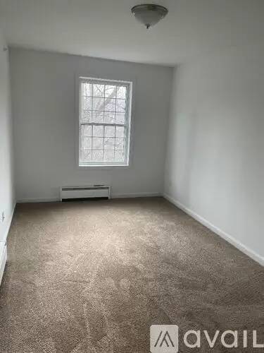 Main picture of 4 Grove St