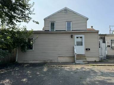 Main picture of 352 S 3rd St