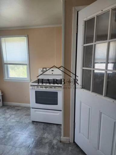 Main picture of 1300 2nd Ave SW