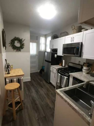 Main picture of 472 Park Ave