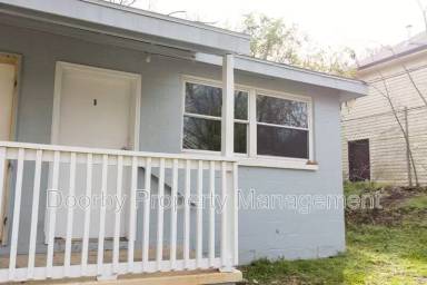 Main picture of 2408 Harley St