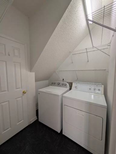Main picture of 18 Duke of Gloucester Cir