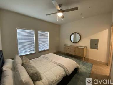 Main picture of 1376 E McCarty Ln