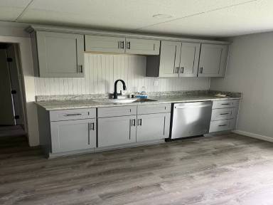 Main picture of 19 Circle St