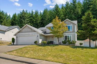 Main picture of 704 Evergreen Pl