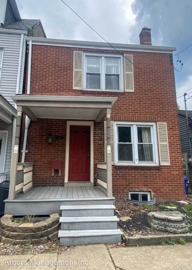 Main picture of 344 Lamont Pl