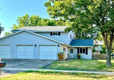 Main picture of 1009 Boxelder Ave