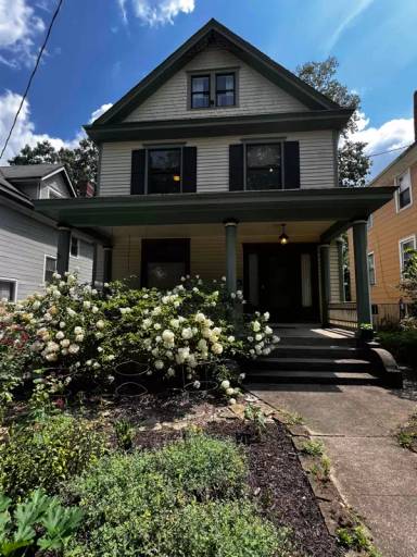 Main picture of 3426 Bishop St