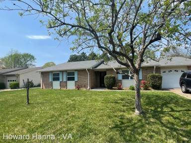 Main picture of 741 Pine Lake Dr