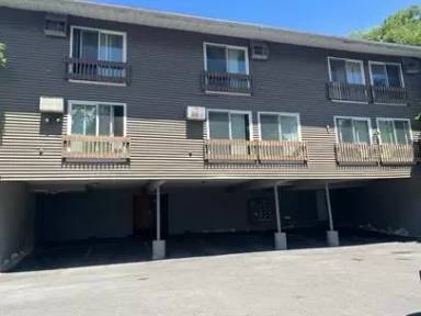 Main picture of 326 Spring St