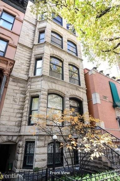 Main picture of 818 N Dearborn St