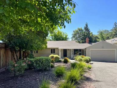 Main picture of 656 Evelyn Ct
