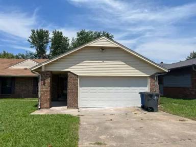 Main picture of 12701 E 39th St