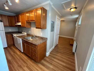 Main picture of 37 Railroad Ave