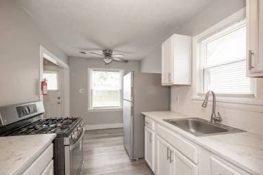 Main picture of 13617 Sprecher Ave