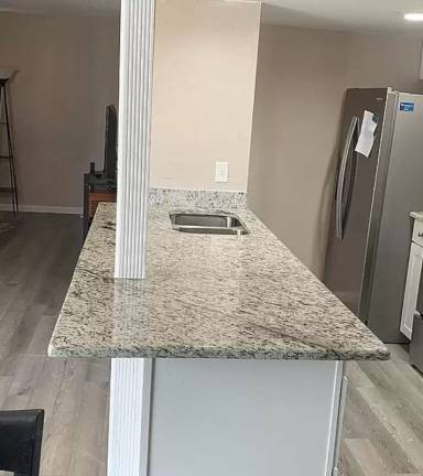 Main picture of 904 Byron Ln