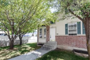 Main picture of 1040 N 130 W