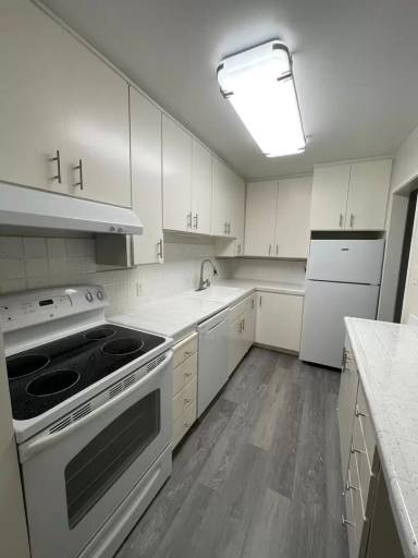 Main picture of 902 Peninsula Ave