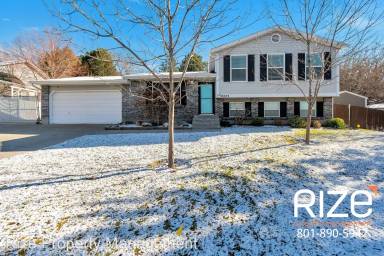 Main picture of 10223 S Countrywood Dr