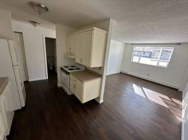 Main picture of 1508 Highway 1 E