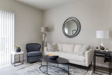 Main picture of 101 NW Mock Ave