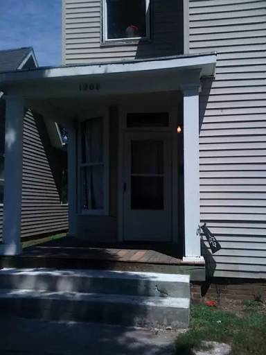 Main picture of 1200 Heath St