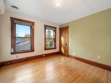 Main picture of Maple St